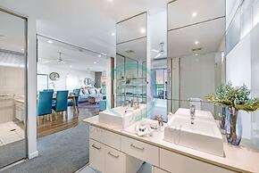 The Lava Lounge Panoramic Rooftop Holiday Retreat