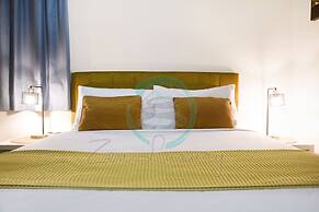 The Lava Lounge Panoramic Rooftop Holiday Retreat