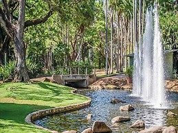 The Lava Lounge Panoramic Rooftop Holiday Retreat