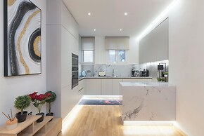 Alexandra's Unique Apartment