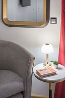 Alexandra's Unique Apartment