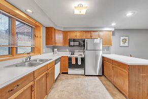 Powder Pass 11j - Cozy End Unit Retreat 3 Bedroom Townhouse