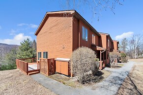 Upper Sleighride 25l - Wrap-around Deck End Unit 3 Bedroom Townhouse