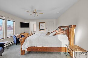 Little Cloud 10m Retreat With Adirondack Charm 1 Bedroom Townhouse