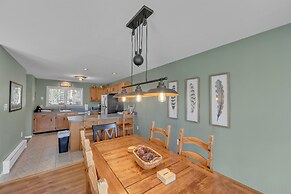 Lies 18n - Cozy & Scenic Mountain Retreat 3 Bedroom Townhouse