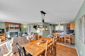 Lies 18n - Cozy & Scenic Mountain Retreat 3 Bedroom Townhouse
