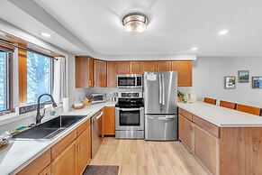 Rumor 39o - Upgraded Townhome With Woodsy Views 3 Bedroom Townhouse