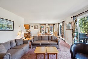 Pete Gay 11d - Spacious & Family-friendly Getaway 3 Bedroom Townhouse