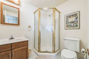 Pete Gay 11d - Spacious & Family-friendly Getaway 3 Bedroom Townhouse