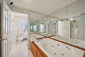 Pete Gay 11d - Spacious & Family-friendly Getaway 3 Bedroom Townhouse