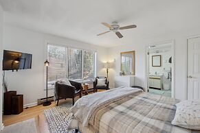 Sleeping Bear Cozy Corner End Unit 1 Bedroom Townhouse