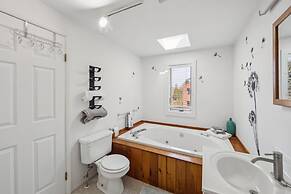 Sleeping Bear Cozy Corner End Unit 1 Bedroom Townhouse