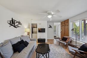 Sleeping Bear Cozy Corner End Unit 1 Bedroom Townhouse
