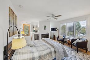 Sleeping Bear Cozy Corner End Unit 1 Bedroom Townhouse