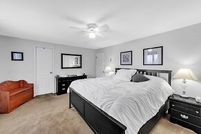 Santanoni 60h - Renovated Townhome With Privacy 2 Bedroom Townhouse