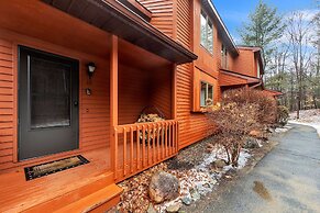 Santanoni 60h - Renovated Townhome With Privacy 2 Bedroom Townhouse