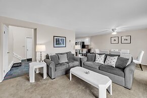 Santanoni 60h - Renovated Townhome With Privacy 2 Bedroom Townhouse