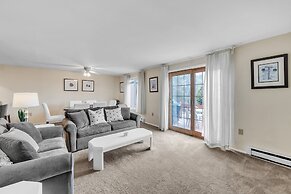 Santanoni 60h - Renovated Townhome With Privacy 2 Bedroom Townhouse