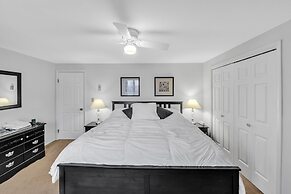 Santanoni 60h - Renovated Townhome With Privacy 2 Bedroom Townhouse