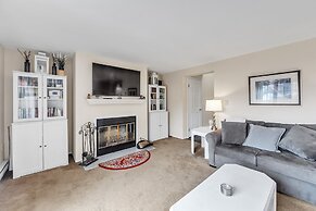 Santanoni 60h - Renovated Townhome With Privacy 2 Bedroom Townhouse