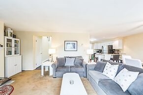 Santanoni 60h - Renovated Townhome With Privacy 2 Bedroom Townhouse