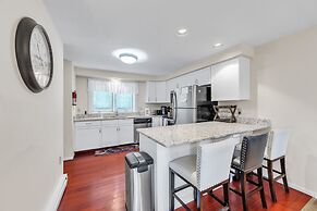 Santanoni 60h - Renovated Townhome With Privacy 2 Bedroom Townhouse