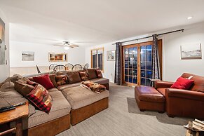 Hudson 76i - A Stylish Mountain Retreat 2 Bedroom Townhouse