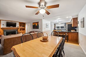 Hudson 76i - A Stylish Mountain Retreat 2 Bedroom Townhouse