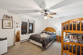 Hudson 76i - A Stylish Mountain Retreat 2 Bedroom Townhouse