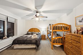 Hudson 76i - A Stylish Mountain Retreat 2 Bedroom Townhouse