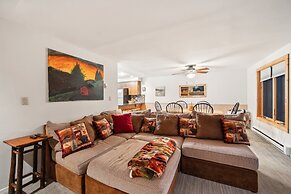 Hudson 76i - A Stylish Mountain Retreat 2 Bedroom Townhouse