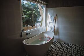 Charm Hon Rom Villas Resort