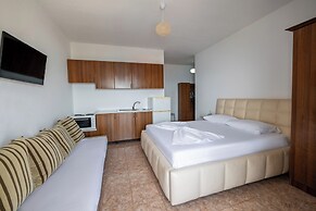 Al Mare Rooms - Sarande