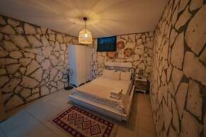 Mor Salkım Konağı