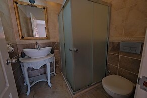 Mor Salkım Konağı