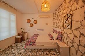 Mor Salkım Konağı