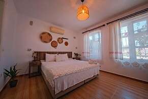 Mor Salkım Konağı