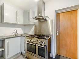 Pet Friendly - 11 Guests - 6 Beds - Bbq - Parking