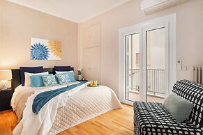 Stylish apt steps from Acropolis by GHH