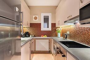 Stylish apt steps from Acropolis by GHH