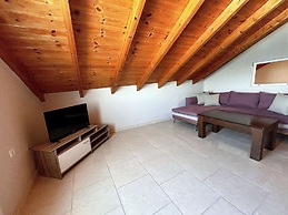 Bella Vista Junior in Kamena Vourla