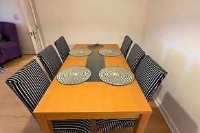 2 Bed-sleeps 3-parking-town Centre