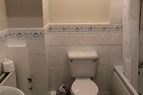 2 Bed-sleeps 3-parking-town Centre