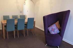 2 Bed-sleeps 3-parking-town Centre