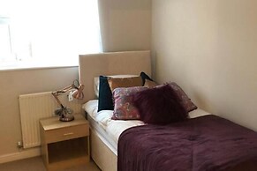 2 Bed-sleeps 3-parking-town Centre