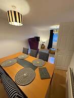 2 Bed-sleeps 3-parking-town Centre