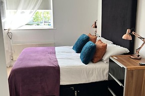 2 Bed-sleeps 3-parking-town Centre