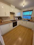 2 Bed-sleeps 3-parking-town Centre