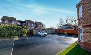 2 Bed-sleeps 3-parking-town Centre