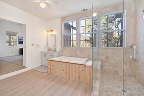 Castlewood Retreat #2524